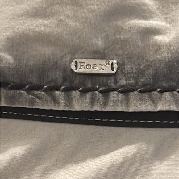 ROAR Embroidered Gray Long Sleeve Women’s Shirt - Size L - - Picture 9 of 15